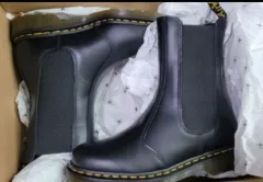 正規品 新品 DR. MARTENS ドクターマーチン 2976 ハイ スムース ブーツ (LUCKY CHOUETTE ラッキーシュエトゥ ONE PIECEも あり)