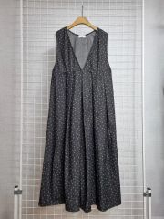 GASA小花柄エプロンワンピース ガサ GASA小花柄エプロンワンピース ガサ - メルカリ