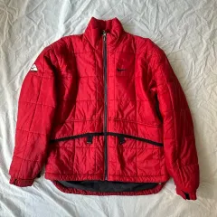 ナイキ acg プリマロフト ダウン