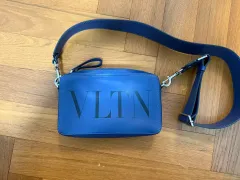 正規品 Valentino ヴァレンティノ クロスバッグのサムネイル
