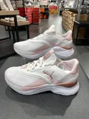 新品 PUMA スニーカー 230 ランニングシューズのサムネイル