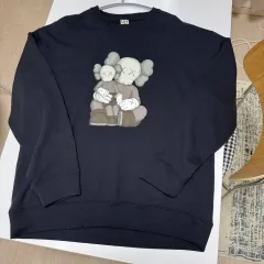 カウズ X UNIQLO ユニクロ コンパニオン スウェット (L)
