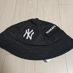 希少 コラボ Y's ワイズ × ニューエラ バケットハット 黒 M/L 帽子