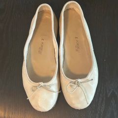 あや様専用】ポルセリ 白・ベージュ37 - メルカリ