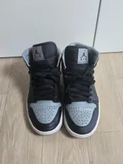 エア ジョーダン 1 ミッド