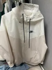 ナイキ ウィンドブレーカー
