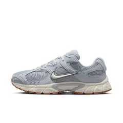 サイズ26cm、NIKE(ナイキ) ナイキ V5 RNR スポーツスタイル シューズ スポーツカジュアルシューズ II6292005