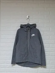 レディース NIKE フーディー ジップアップ サイズ M