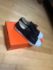 アシックス スニーカー