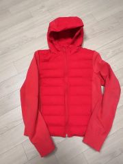 新品未使用】FENDI フーデッドジャケット レッド XS - メルカリ
