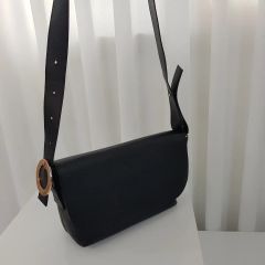 レディース WUHUS ショルダーバッグ ブラック ビーズ装飾 ユナイテッド 