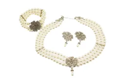 Olive-G ゴージャスな パール 真珠 3連ネックレス イヤリング ブレスレット 3点セット
