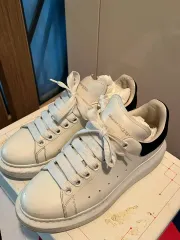 Alexander McQueen アレキサンダー・マックイーンのサムネイル