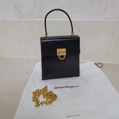 未使用】Ferragamo ガンチーニ ケリー 2way 少し大きいサイズ - メルカリ