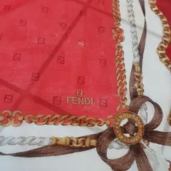 FENDI ハンカチ兼プチスカーフ