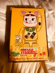 BE@RBRICK 招き猫 ペコちゃん 金メッキ 蓄光ミルキー 100＆400