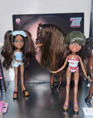 ブラッツBratzドール☆カーキトップス＆ピンクスカートサンダル込