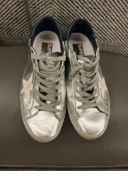 GOLDEN GOOSE ゴールデングースのサムネイル