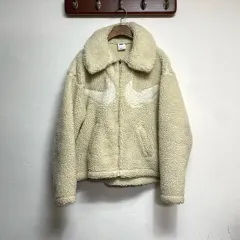ナイキ（ウィメンズ）ダブル スウッシュ ベージュ フリース ジャケット