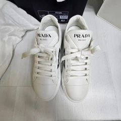 k*2様 試着のみ プラダ PRADA スニーカー ブランド靴 メンズ 26.5
