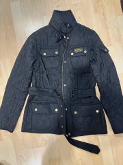 BARBOUR INTERNATIONAL キルティングジャケットのサムネイル