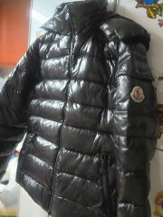 MONCLER ダウンベスト 光沢ブラック 02 - メルカリ