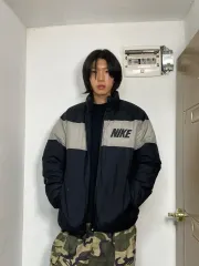 ナイキ ブラック グレー リバーシブル ダウン L