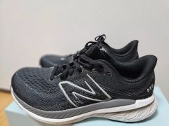 かずにゃんさん】NB 1080v14 ランニングシューズ 25㎝ワイズD - メルカリ
