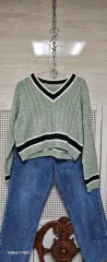 ニットVネックTシャツ