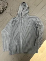 ISSEY MIYAKE フードジップアップのサムネイル