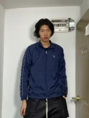 PUMA プーマ ネイビー ロゴ ウィンドブレーカー L