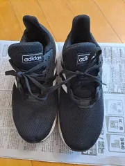 キッズ adidas スニーカー