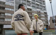 アンブロ ビックロゴ リバーシブル フリース ダウン アウター