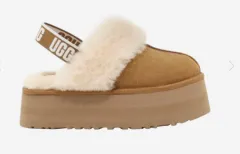 UGG アグ 펀케트 スライド チェスナット 正規品 新品 240