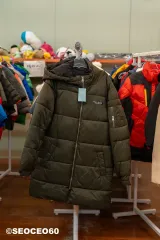 キッズ カーキ ダウンジャケット ロング丈 155 サイズ