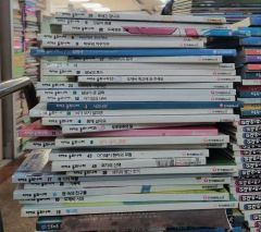 タンタンの冒険 図解仏英辞典「Tintin Au Pays Des Mots」 - メルカリ