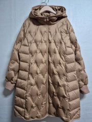 美品》 DOCLASSE リバーシブルダウン ベージュ L 総柄 キレイめ - メルカリ