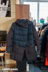 レディースダウン GUESS Sサイズのサムネイル
