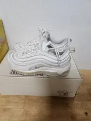 ナイキ エアマックス 230 出品