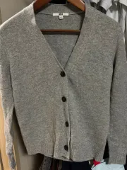 UNIQLO ユニクロ Vネック ニット カーディガン (grey)