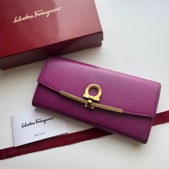 新品未使用金具シール付❤️フェラガモ❤️希少キルティング長財布