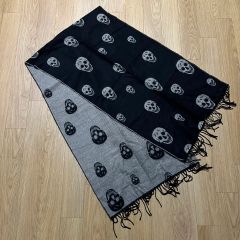 アレキサンダーマックイーン スカル柄シルクスカーフ 紺 - メルカリ