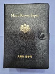 中古本】JIS標準色票 光沢版 日本規格協会 - メルカリ