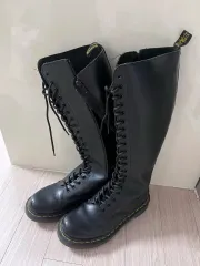 DR. MARTENS 20ホール