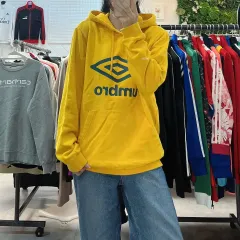 アンブロ ビックロゴ イエロー フードTシャツ WHOのサムネイル