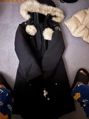 MOOSE KNUCKLES ムースナックルズ レディース ダウンジャケット ロング丈のサムネイル