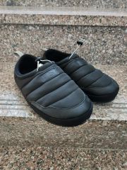 PUMA スリッポン ブラック キルティング 厚底 - メルカリ