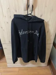 アンダーソンベル WHO Tシャツ ブラック mのサムネイル