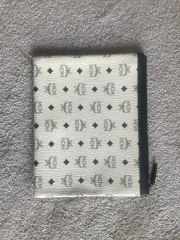 MCMクラッチバッグ レッドKITH