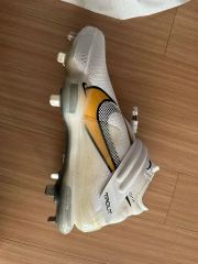 NIKE トラウト6 野球 スパイク ホワイト ゴールド - メルカリ